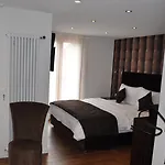 Hotel De Savoie 3*
